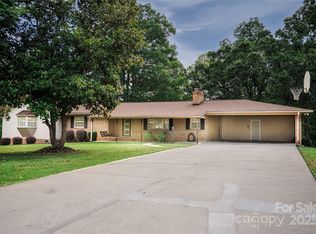 5075 Lakeview Dr, Salisbury, NC 28147