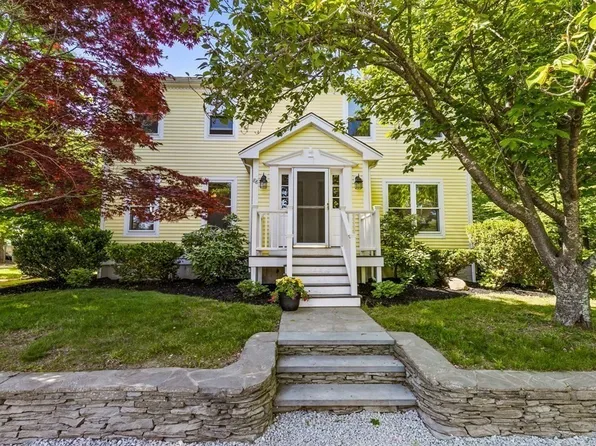 88 E Bacon St, Plainville, MA 02762