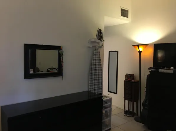 2405 N 37th Ave, Hollywood, FL 33021