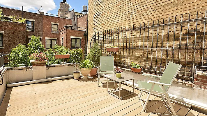 Sold by Fenwick Keats Real Estate | media 16