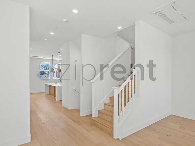 267 Llewellyn Ave — Photo 13