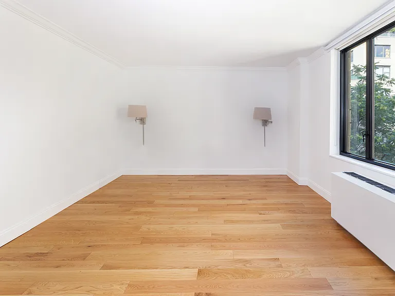 309 E 49th St #9E — Photo 7