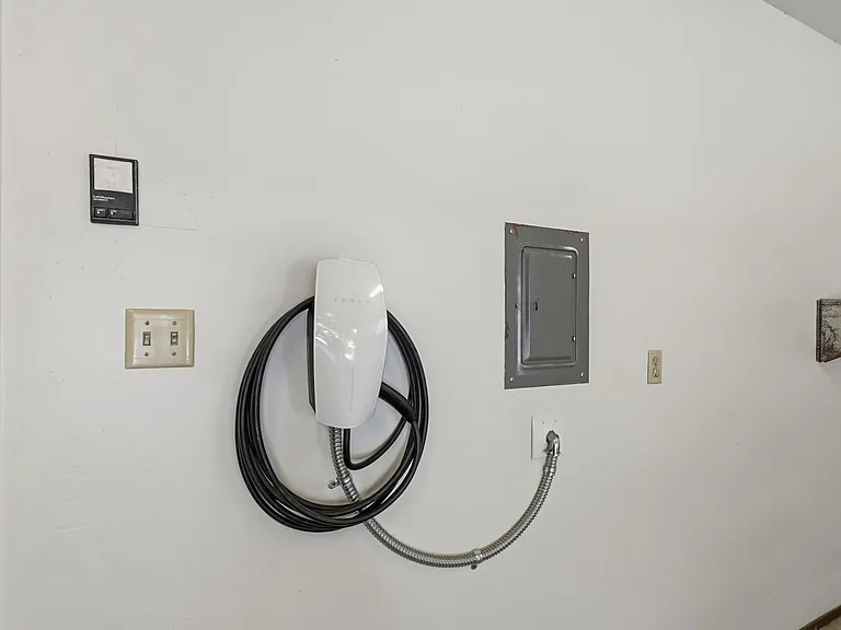 114 Falmouth Ct — Photo 36