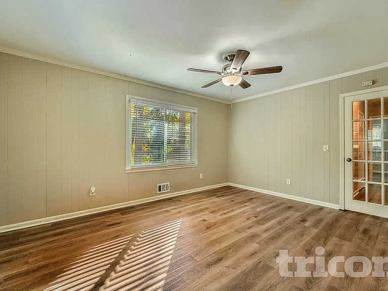 2381 Melody Ln NW — Photo 5