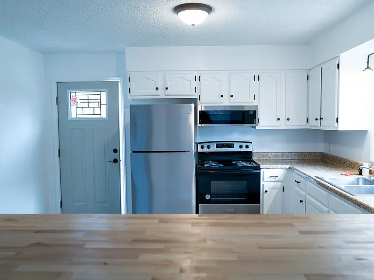 60 Gaston St — Photo 3