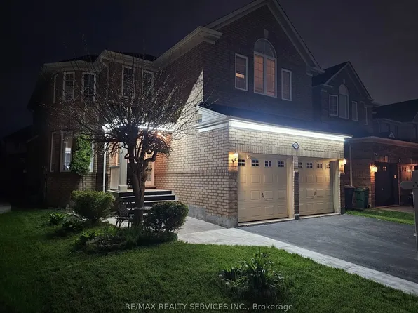 3696 Waterfall Cres, Mississauga, ON L5N 8G8