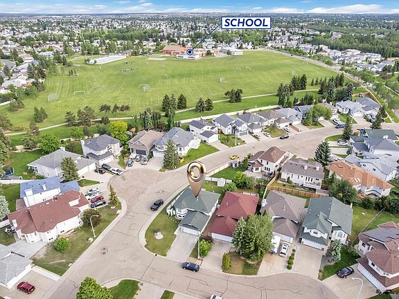 3rd image of 916 Jordan Cres NW
