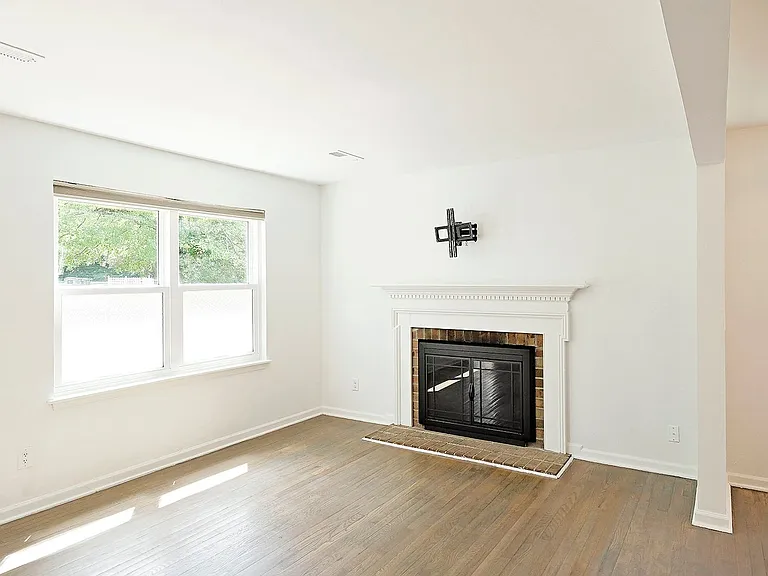 209 Greentree Park — Photo 2