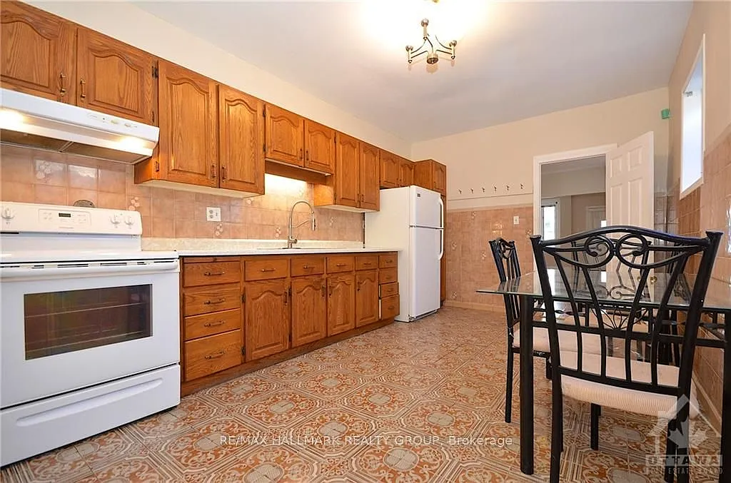 3 bed, $2,500 — Photo 3