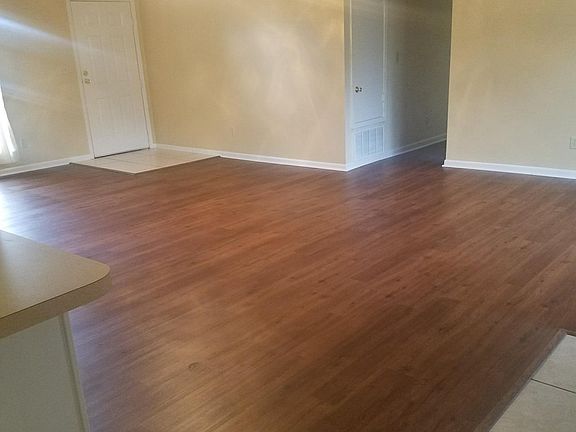 3rd image of 4112 Highland Blvd