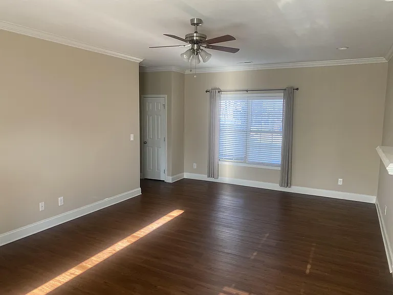 1120 Maples Glen Ln — Photo 7