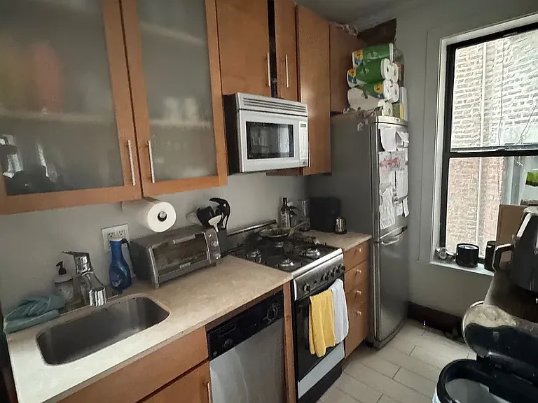 253 Elizabeth St #3R — Photo 5