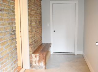 4932 W Montrose Ave #G1, Chicago, IL 60641