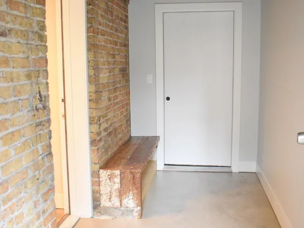 4932 W Montrose Ave #G1, Chicago, IL 60641