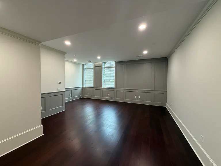 1200 Academy St #8 — Photo 2