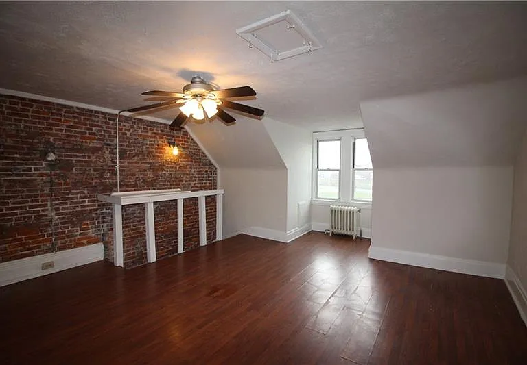 338 Ella St — Photo 12