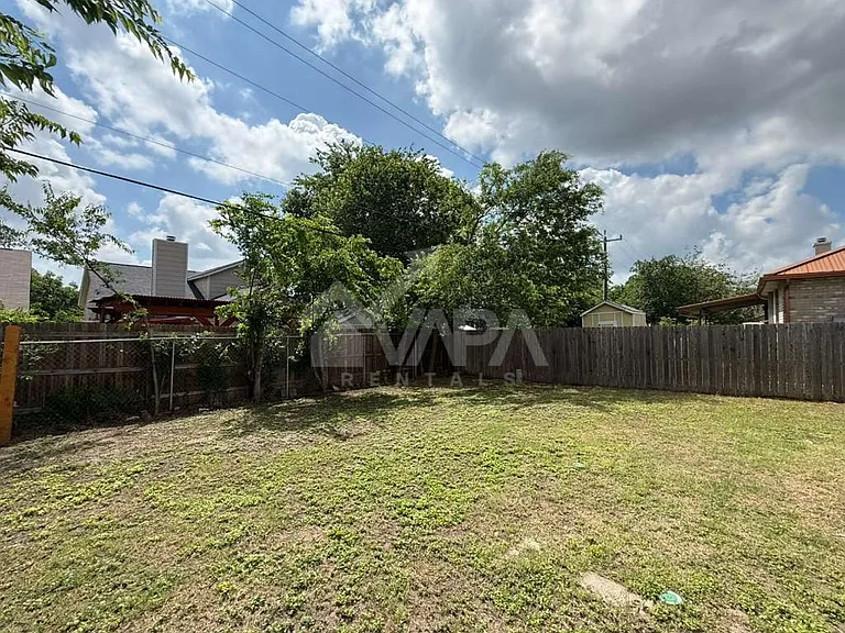 3230 Bear Springs Dr — Photo 24
