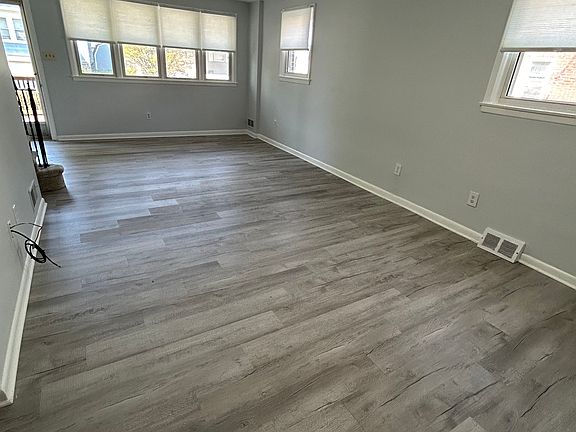 2nd image of 15 E Avon Rd