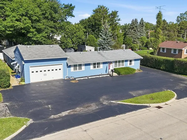 34112 N Barron Blvd, Grayslake, IL 60030