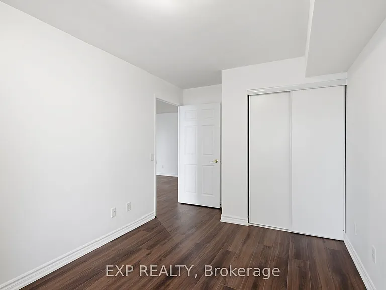 25 Kingsbridge Garden Cir #2120 — Photo 17