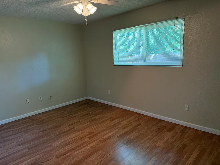 6893 Folsom Oaks Ct — Photo 18