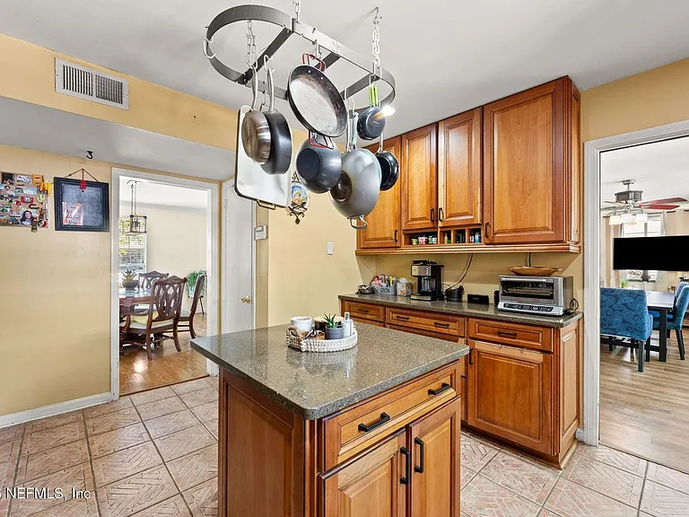 4339 Genoa Ave — Photo 8