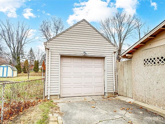 3rd image of 2909 Goldman Ave