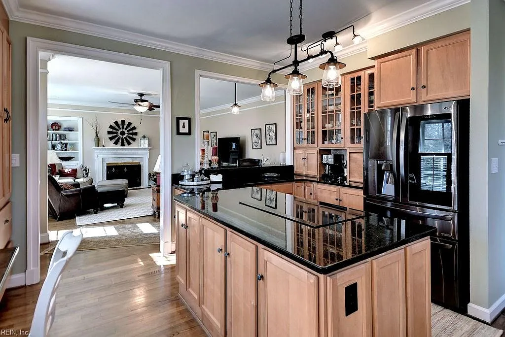 100 Alwoodley photo 1