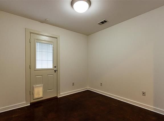 5th image of 4214 Swiss Ave Unit J