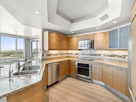 3rd image of 322 Karen Ave Unit 2107