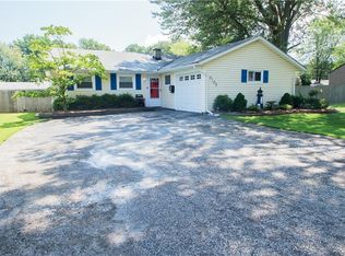 6105 Tall Oaks Dr, Mentor On The Lake, OH 44060