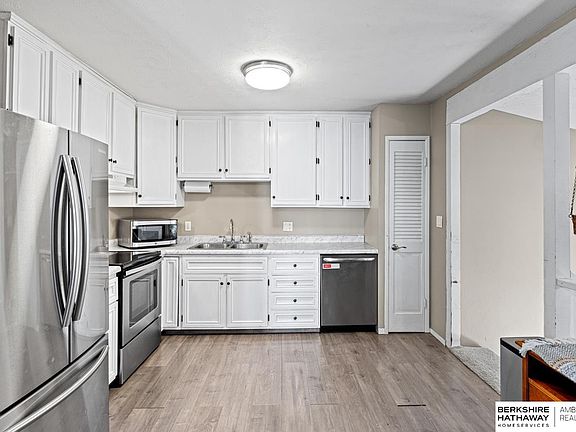 5th image of 13205 Schirra St
