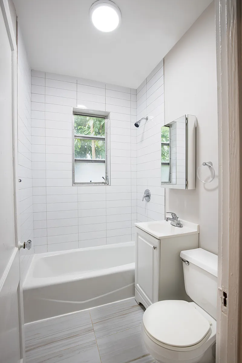 Building Photo - 320 Mendoza Ave #2