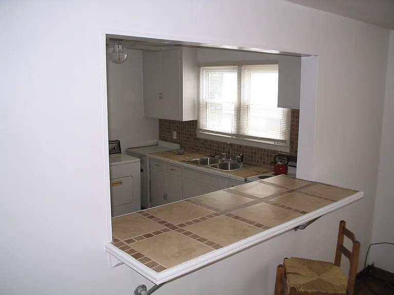 2606 Waverly St — Photo 4