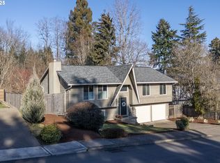 8665 SW Greensward Ln, Portland, OR 97224