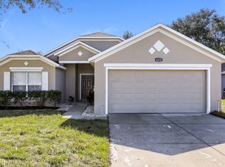 4132 Waltham Forest Dr, Tavares, FL 32778