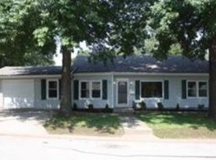 6104 W 53rd Ter, Mission, KS 66202