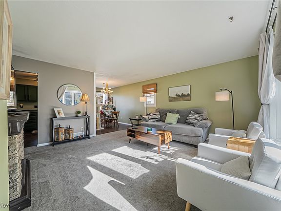 4th image of 16320 Cynthia Dr
