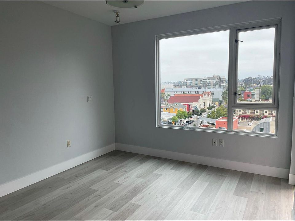 2nd image of 300 W Beech St Unit 704