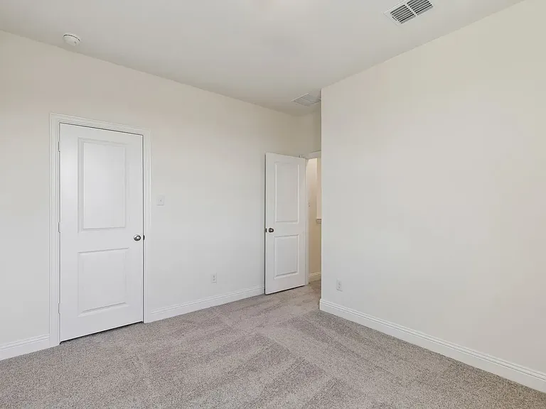 1013 Portina Dr — Photo 16