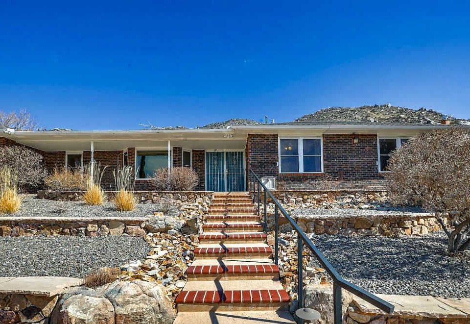 1st image of 3012 Camino De La Sierra NE