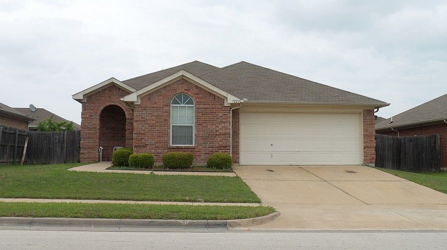 1st image of 7223 Fossil Lake Dr