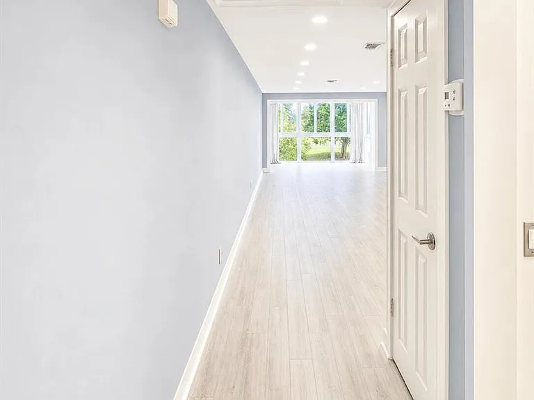 3300 N Palm Aire Dr #305 — Photo 3