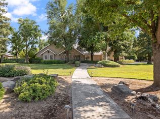 8741 E Los Altos Ave, Clovis, CA 93619
