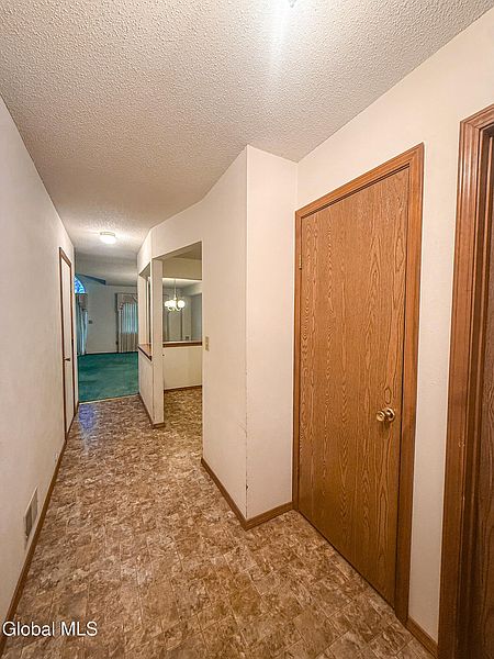 3rd image of 25 Peterson Court