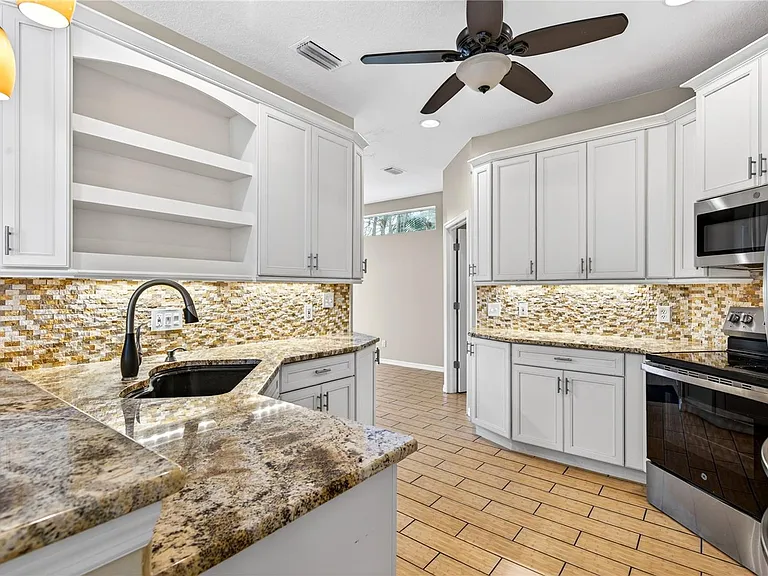 10801 Spring Mountain Pl — Photo 15