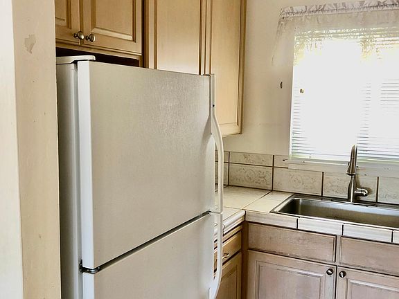2nd image of 1699 Ontario Dr APT 8