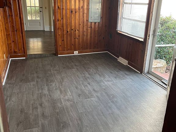 5th image of 2124 Old Milburnie Rd