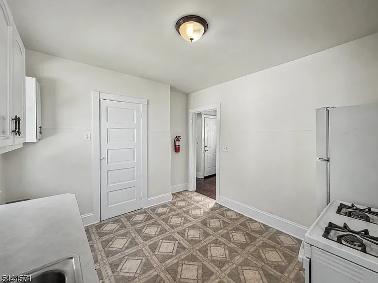 372 Prospect St #2 — Photo 6