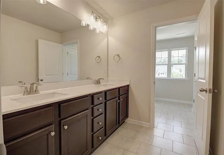 4576 Grenadine Cir — Photo 11